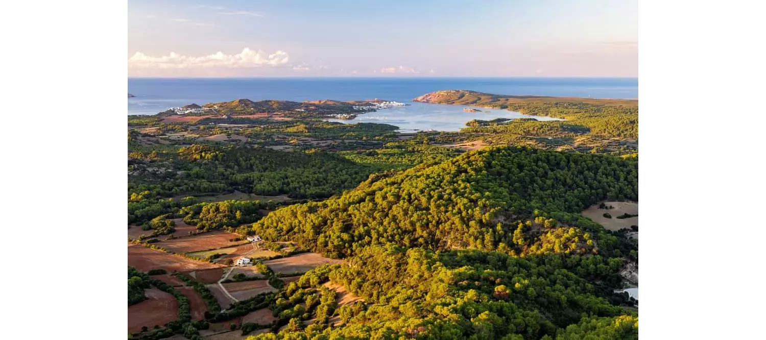 Familienurlaub auf den Balearen: Ausflug zum Monte Toro auf Menorca.