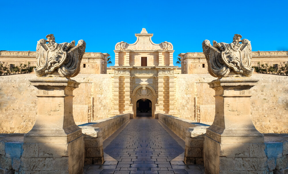Mdina in Malta: Eingangstor mit Brücke.