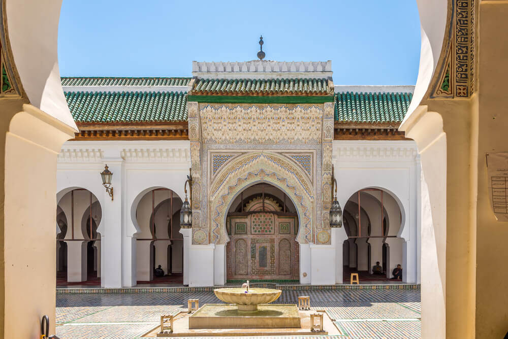 Innenhof der Universität al-Qarawiyin in Fes, Marokko.