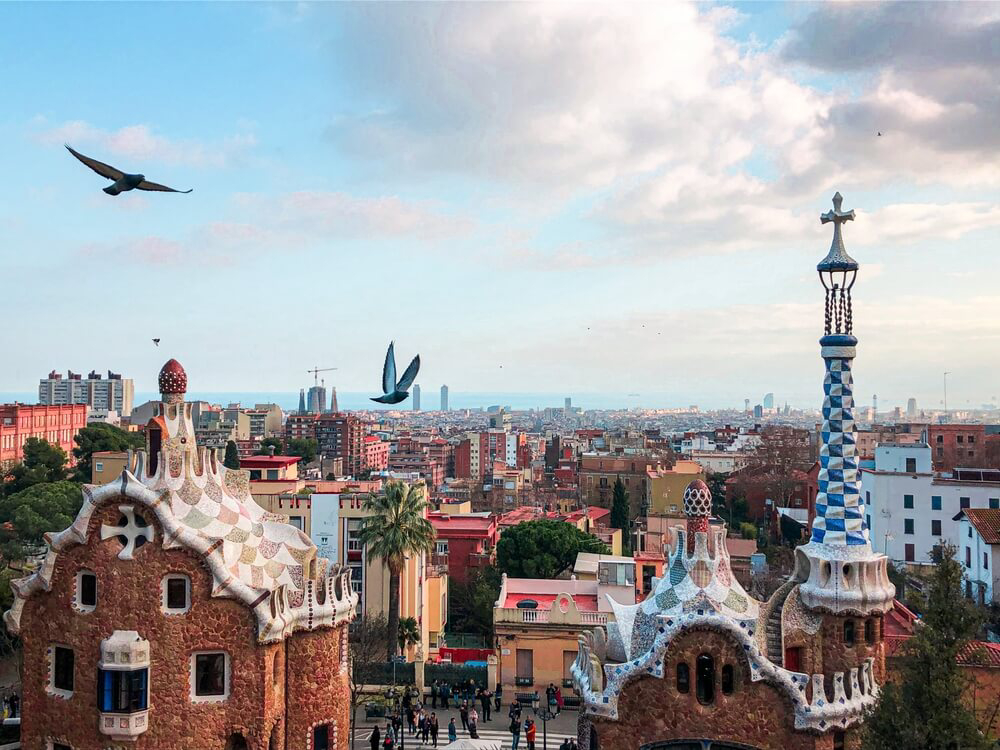 Park Güell: A view of the Barcelona skyline with Gaudís Park Güell in the foreground