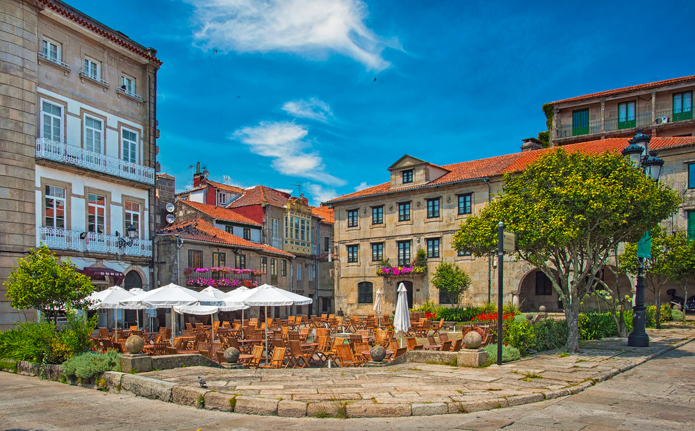 Holidays in Galicia: A view of the Calle Central, main street in Pontevedra