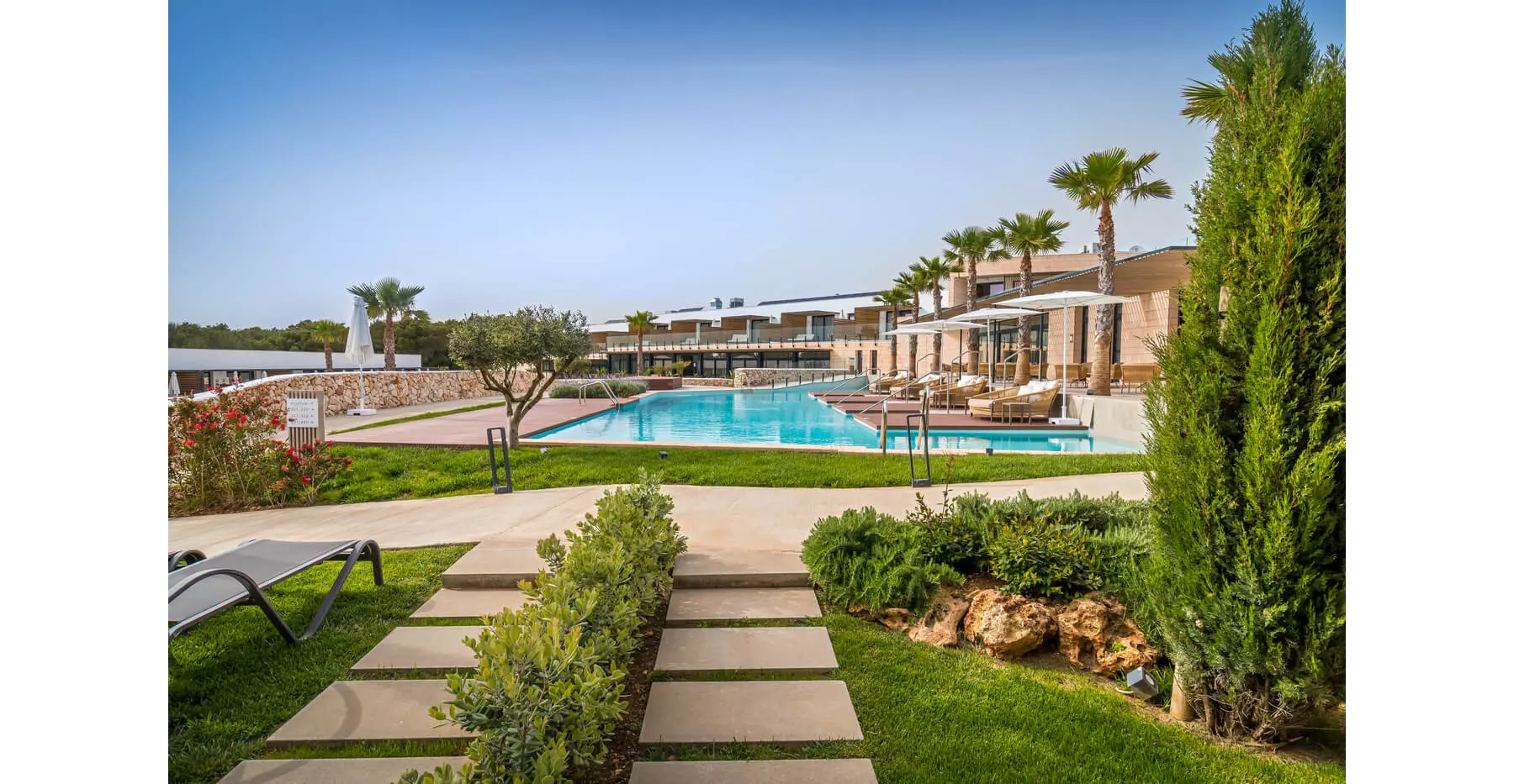 Hotels that care about saving water: The grounds of the Barceló Nura