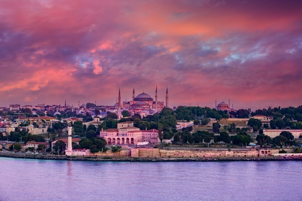 Blick auf den Bosporus: Hier wurde die Zeitumstellung abgeschafft, jedoch ist immer Sommerzeit.