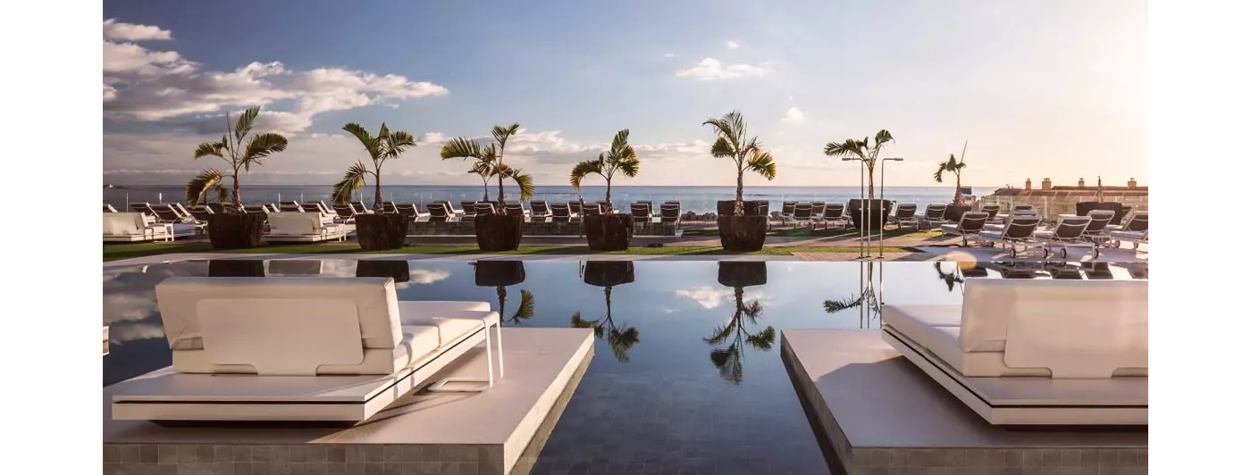Rest and relax in one of the best beach hotels Tenerife