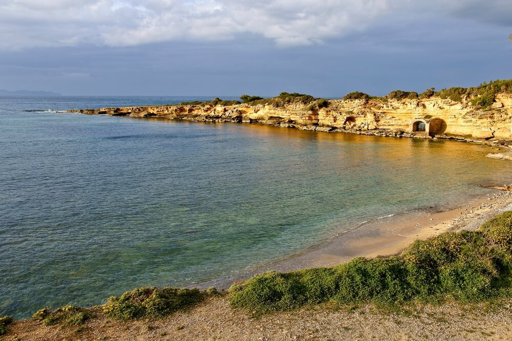 Abenddämmerung an der Cala des Camps auf Mallorca.