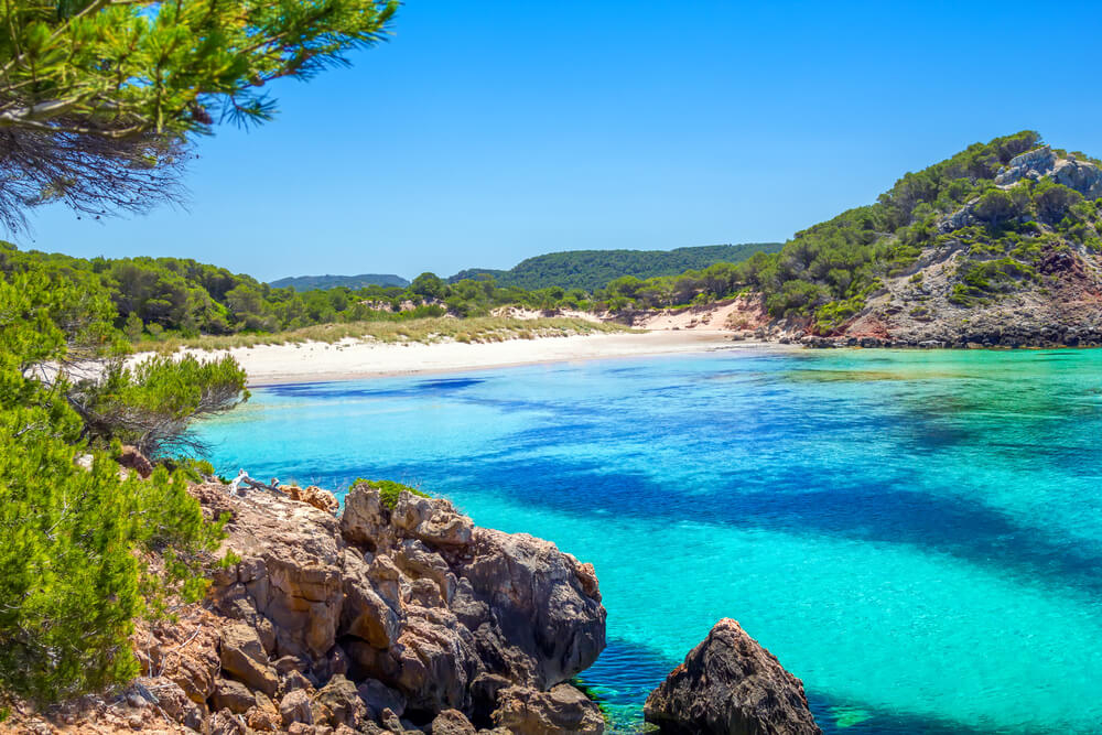 Mallorca Calas: Blick auf das türkisblaue Wasser von Cala Bóta.