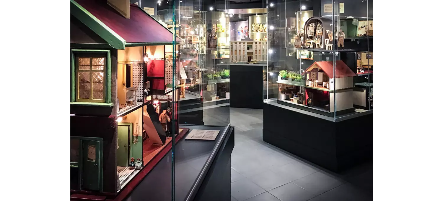 mejores museos de varsovia museo casa de muñecas
