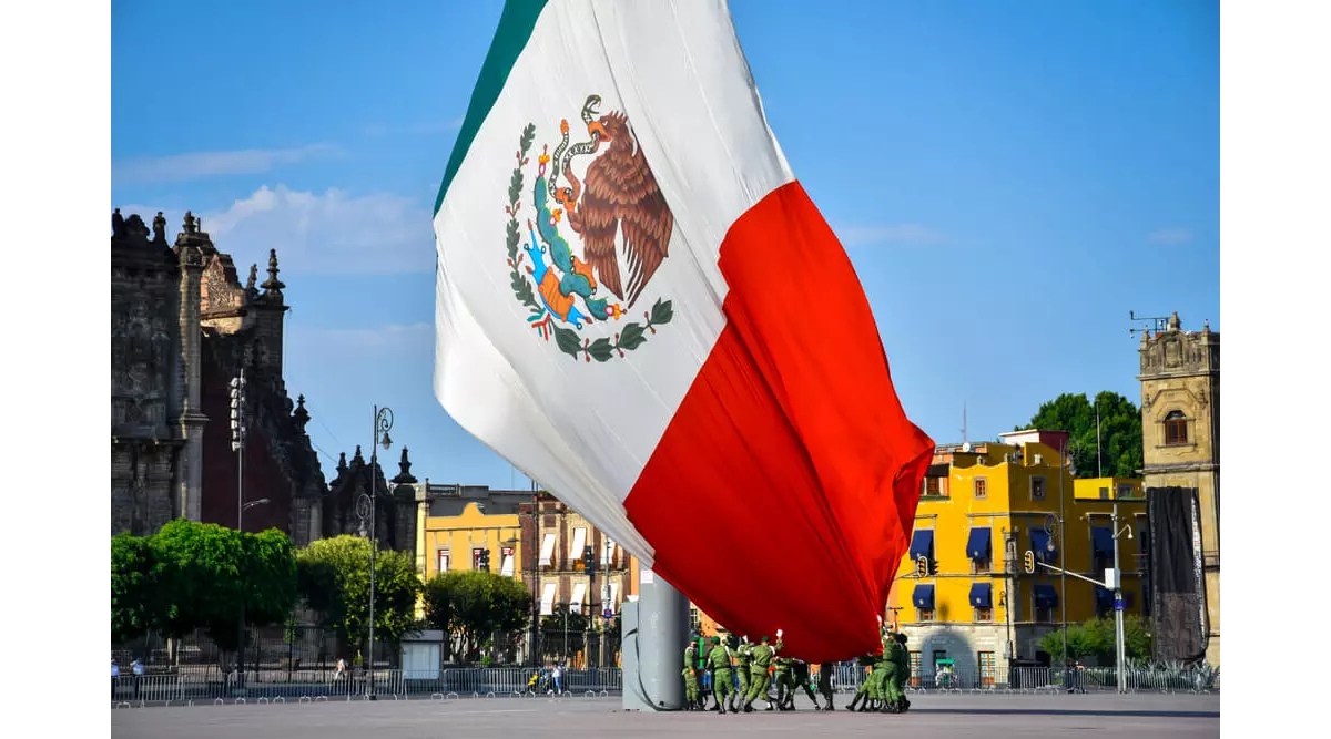 Flag of Mexico the Mexican Flag National Flag of Mexico Table Flag