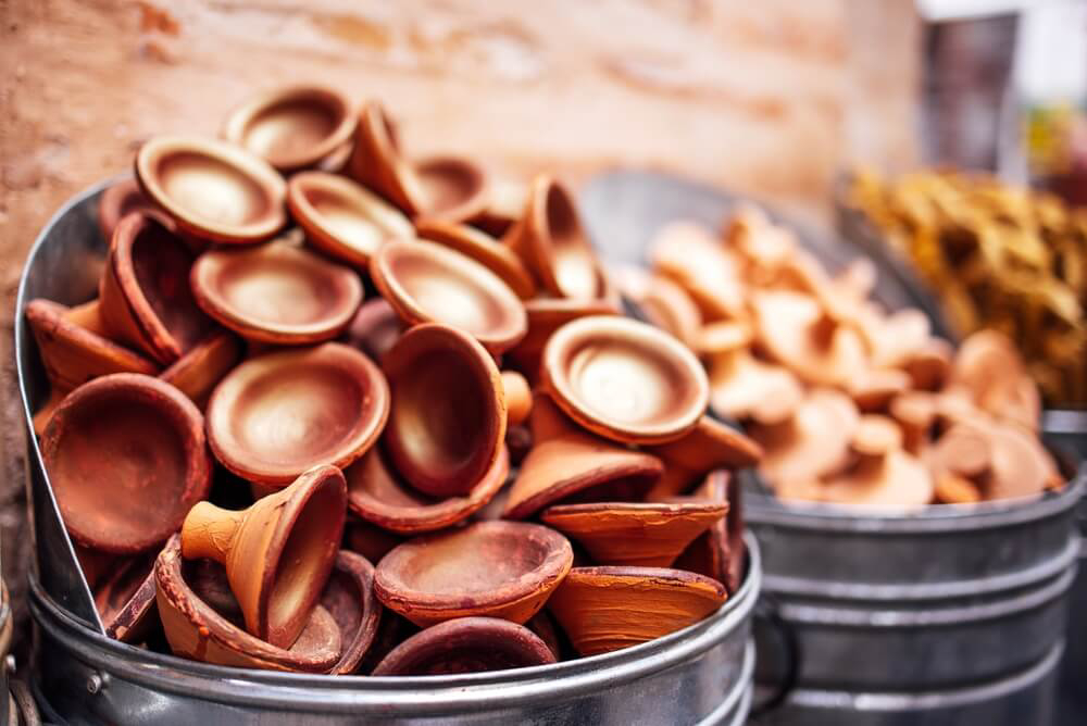 Aker Fassi: Baskets of terracotta pots