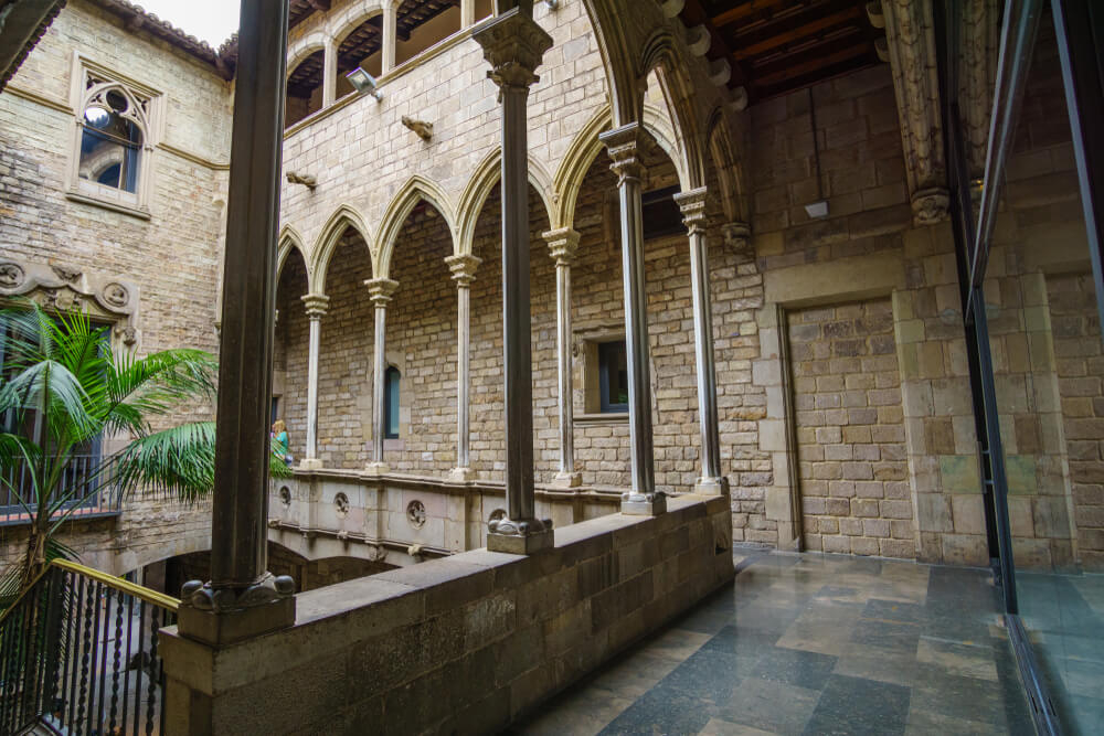 Museen in Barcelona: Innenhof im Picasso Museum.
