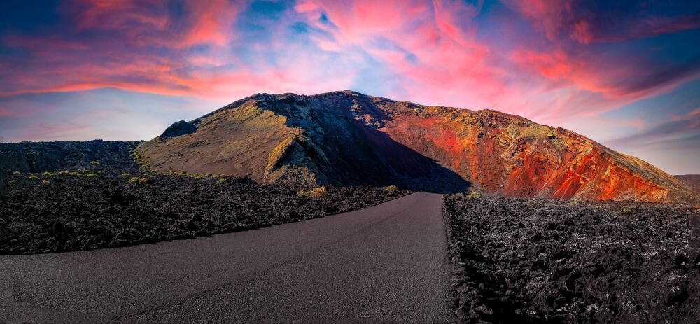 Feuerberge (Montañas de fuego) im Nationalpark Timanfaya auf Lanzarote.