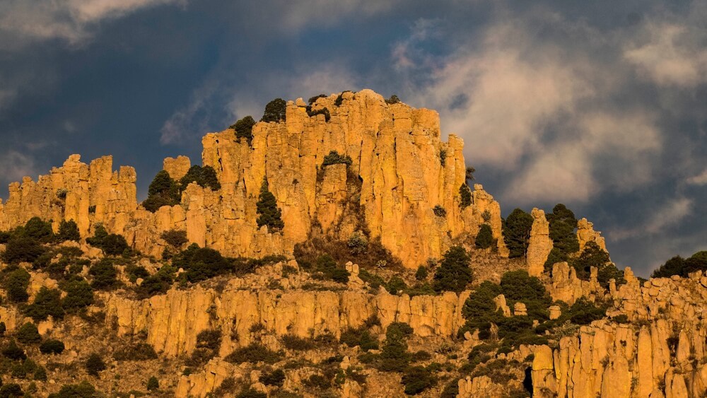 Orgelpfeifenartige Felsformationen im Nationalpark Sierra de Órganos in Zacatecas, Mexiko