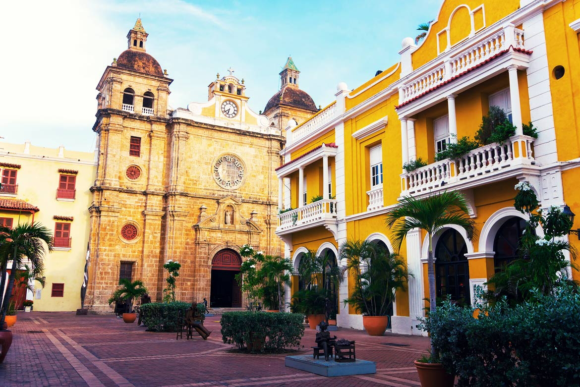 pin-and-travel-cartagena-de-indias-plaza-de-pedro-claver-1