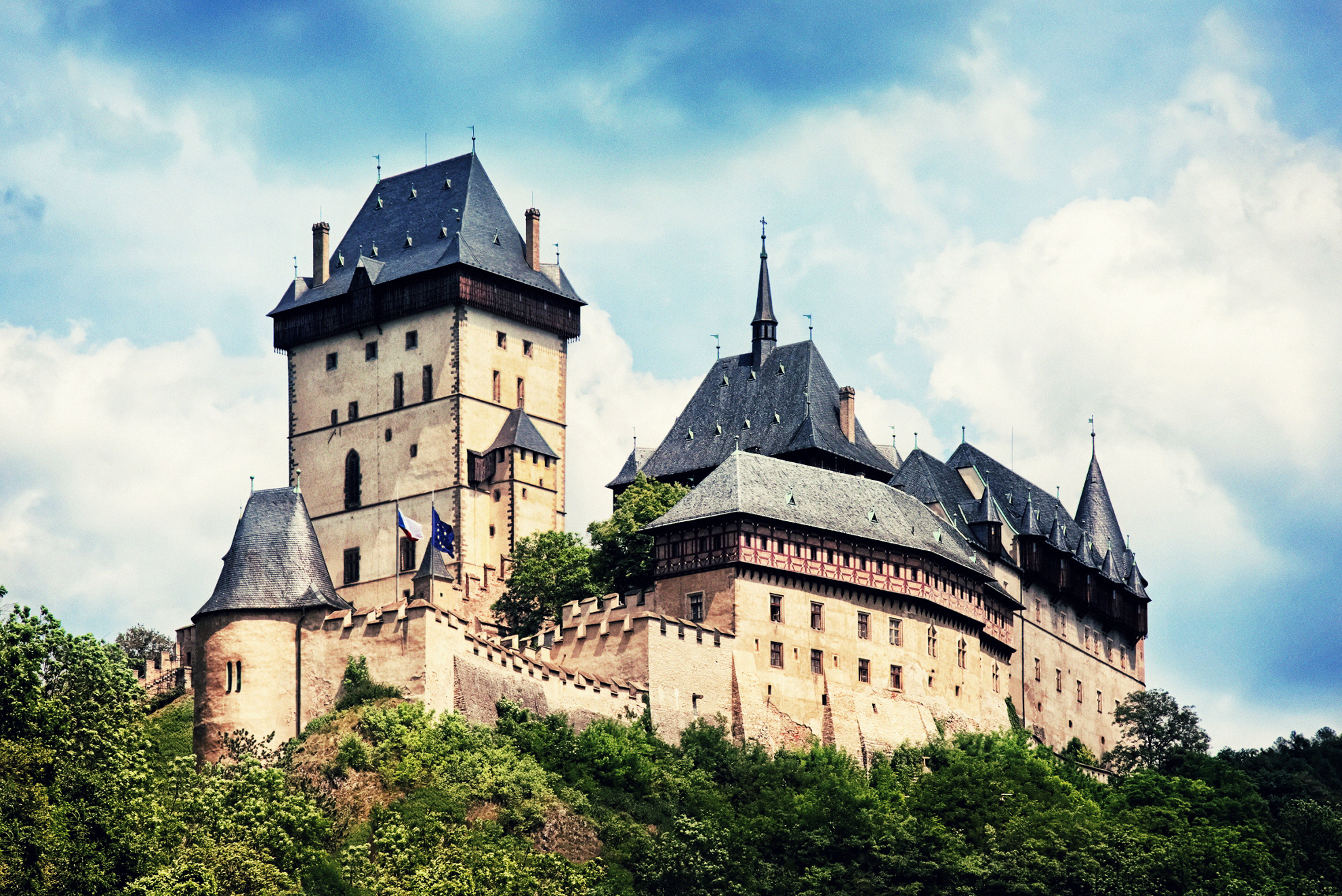 pin-and-travel-excursiones-praga-castillo-karlstejn@2x