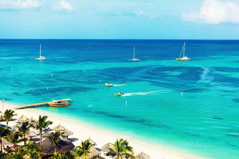 pin-and-travel-strande-arubas