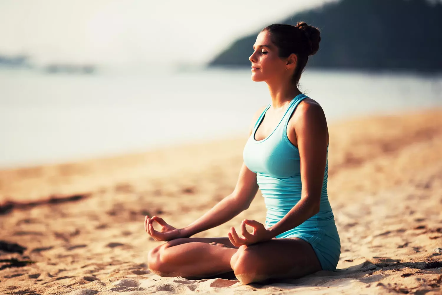 pin-and-travel-yoga-at-the-caribbean-beach