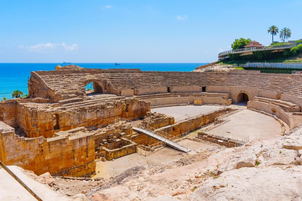 Places to visit near Barcelona: the Roman amphitheatre in Tarragona overlooking the Mediterranean