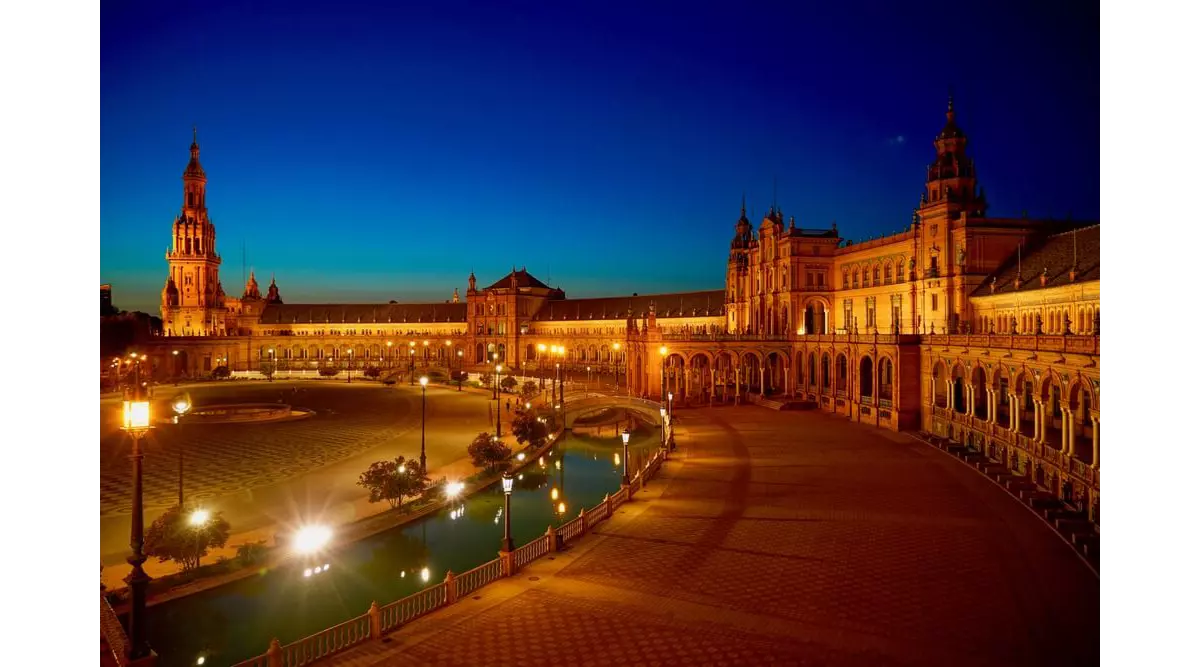 plaza-de-espana-seville-goldener-turm-torre-del-oro-sevilla