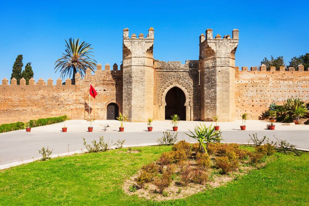 Mauer und Eingangstor der Chellah-Nekropole in Rabat.