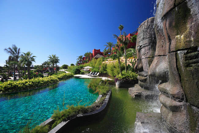 Asia Gardens Hotel and Thai Spa: view of the swimming pool surrounded by gardens