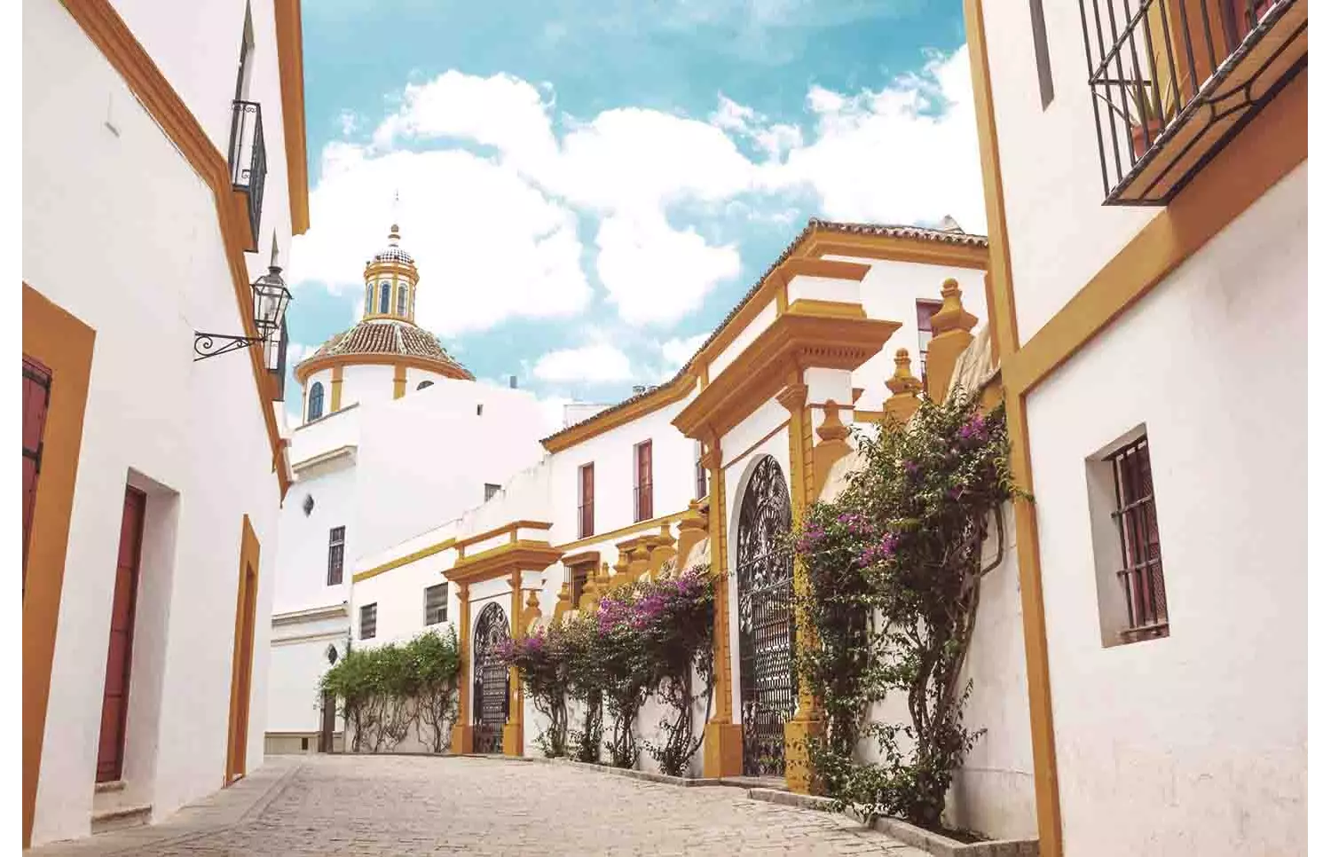 Romantische Reiseziele in Andalusien: Das Viertel Santa Cruz in Sevilla.