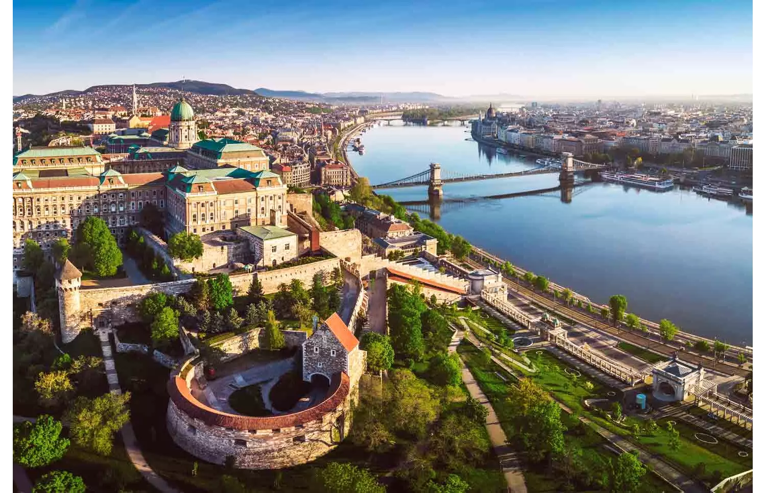 Romantische Reiseziele: die Donau in Budapest hat herrliche Panoramen zu bieten