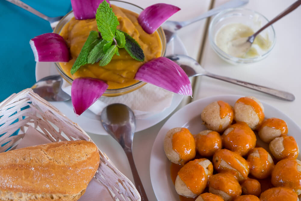 Romerías Tenerife: Traditional Canarian food, wrinkly potatoes and mojo