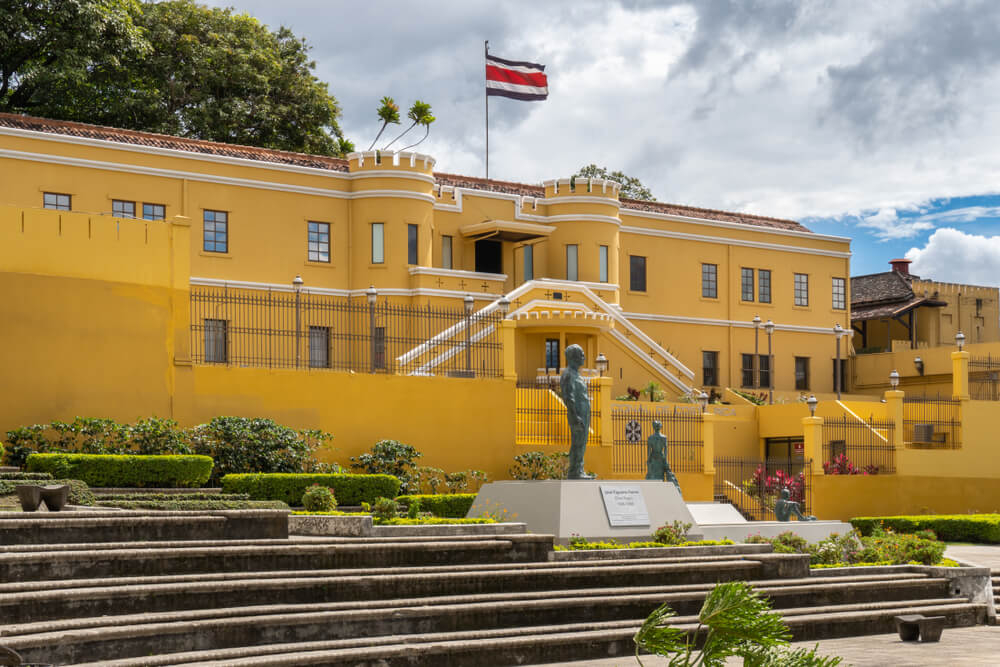 San José, Costa Rica, Sehenswürdigkeiten: das Nationalmuseum von außen gesehen.