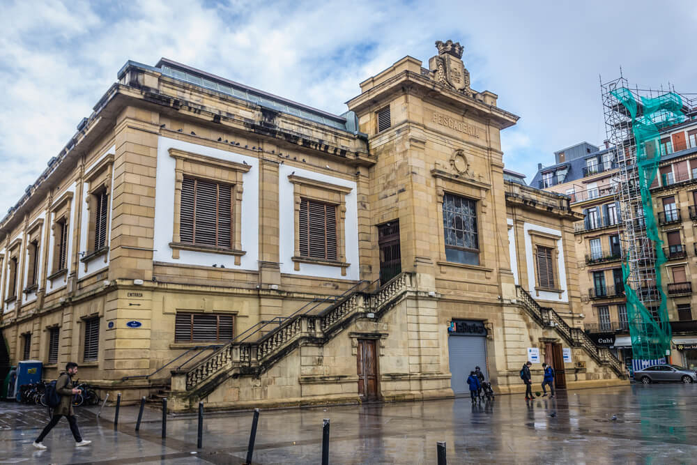 Die alte Markthalle von San Sebastián (Donostia).