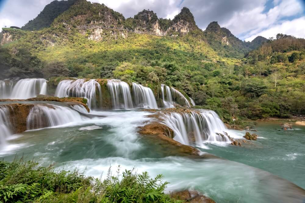 Die Kaskadenfälle von Bản-Giốc-Detian an der Grenz zwischen China und Vietnam.