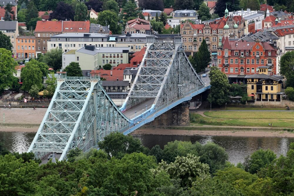 Die Loschwitzer Brücke in Dresden.