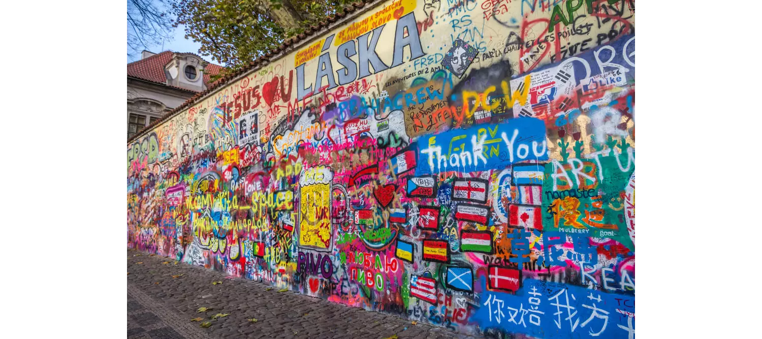 ie John-Lennon-Mauer im Prager Stadtviertel Malá Strana (Kleinseite).
