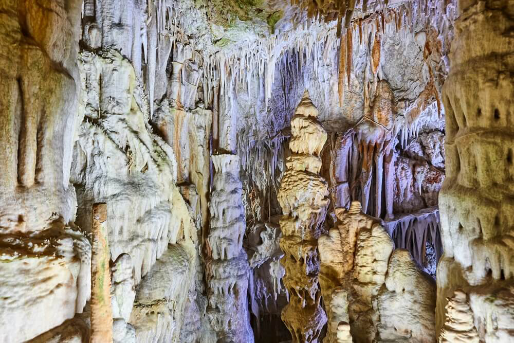 Tropfsteine in den Coves de Campanet auf Mallorca.