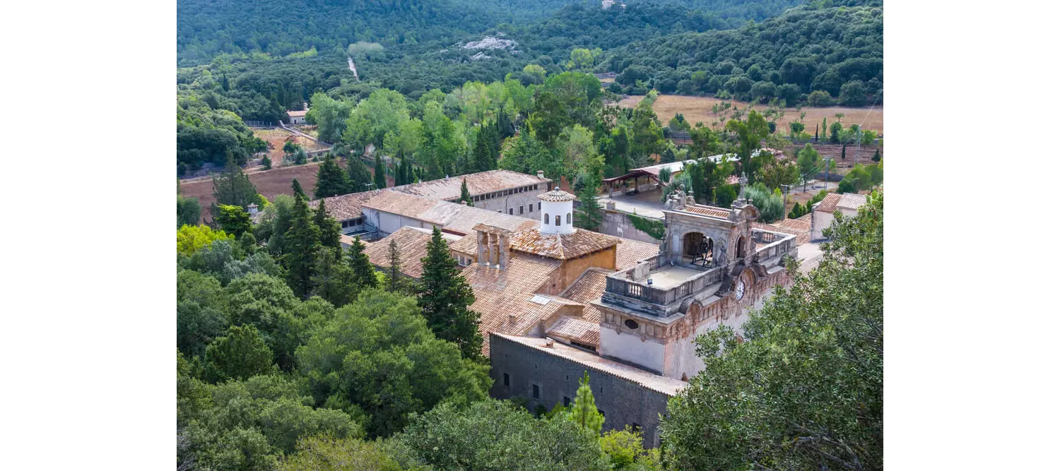 Das Santuari de Lluc im Tramuntana-Gebirge.
