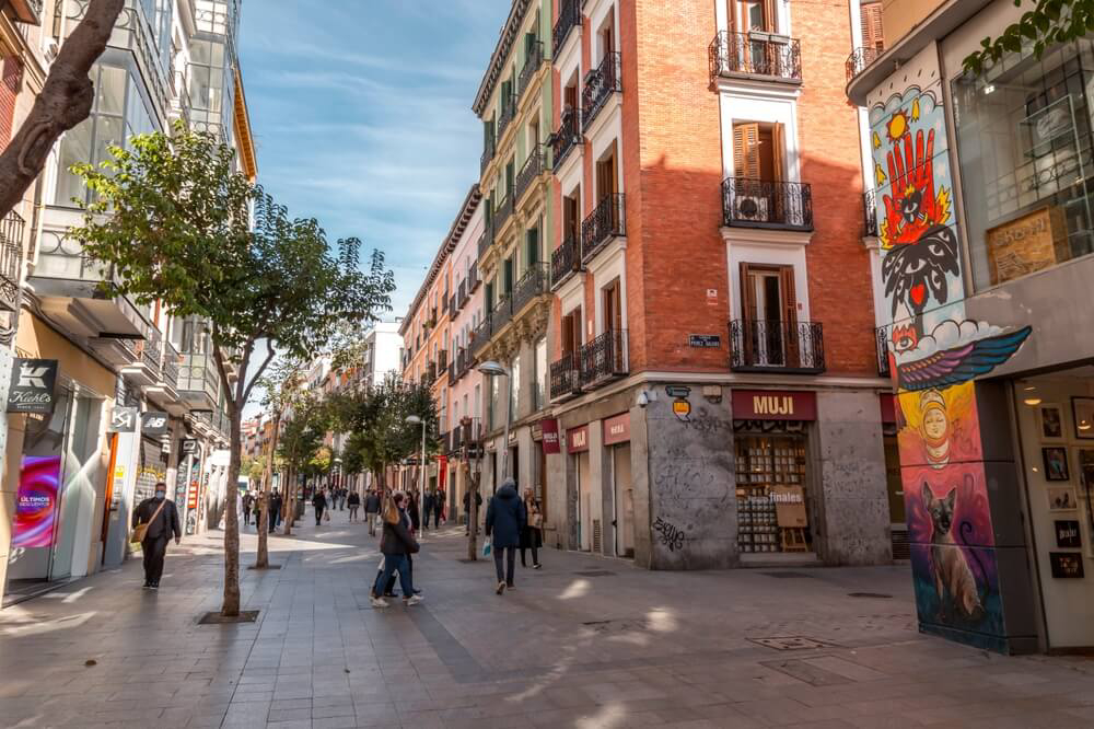 Die Einkaufsstraße Fuencarral in Madrid.