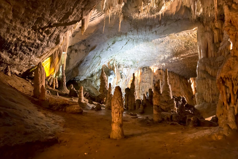 Slowenien Wissenswertes: Das Innere einer der unzähligen Höhlen Sloweniens.