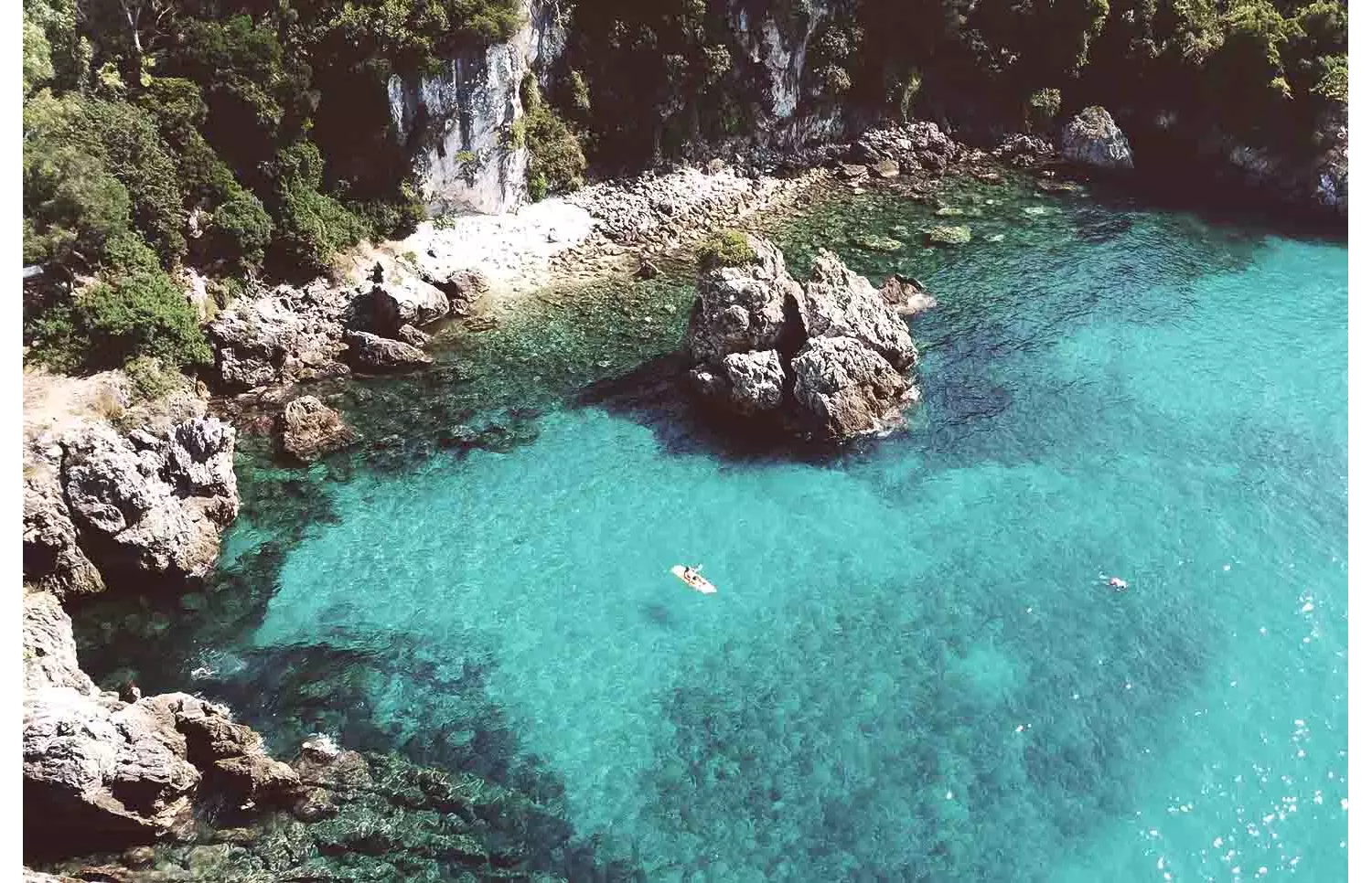 Il kayak permette di visitare Ibiza in maniera originale e divertente