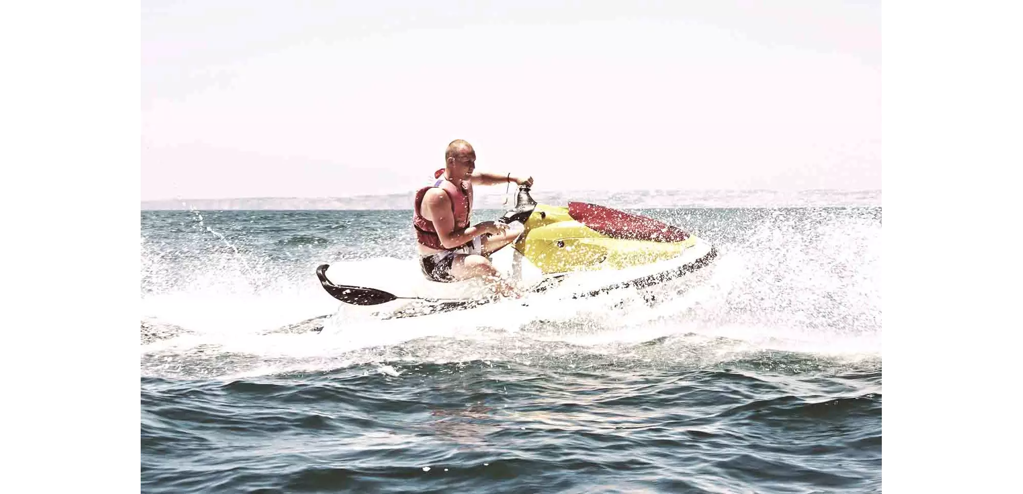 Découvrez Ibiza par bateau. C'est une idée originale pour visiter Ibiza avec les enfants