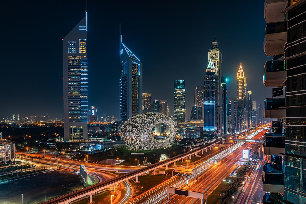 Stopover in Dubai: Dubai’s skyline lit up at night