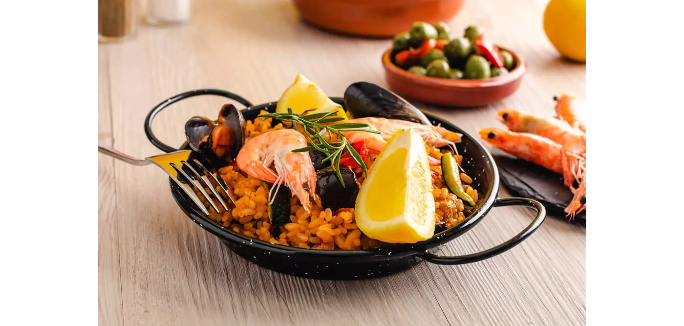 tapa paella mariscos gastronomia tipica española