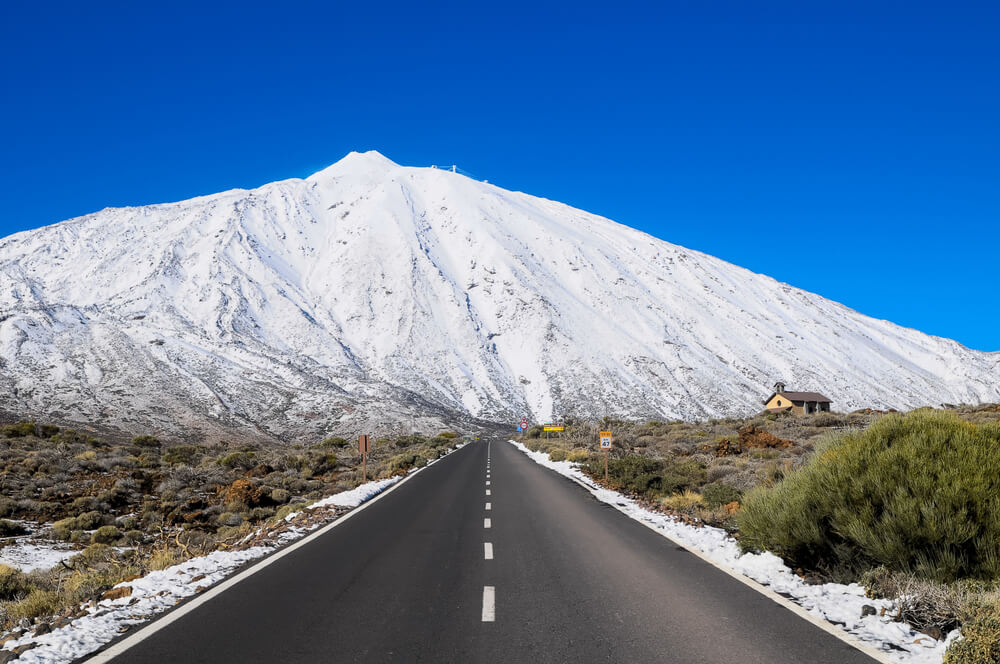 Verschneiter Gipfel des Teide.