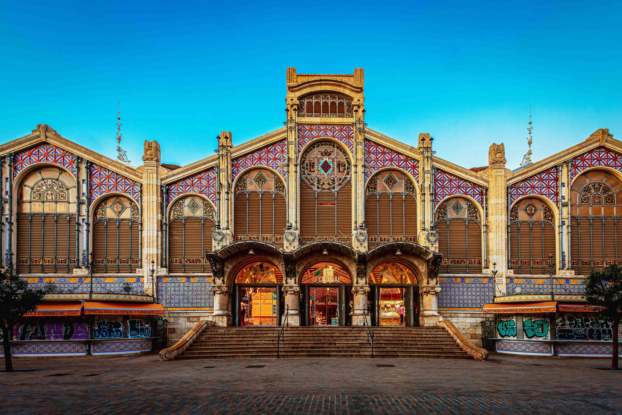 Things to do in Valencia: The facade of the Mercado Central in Valencia