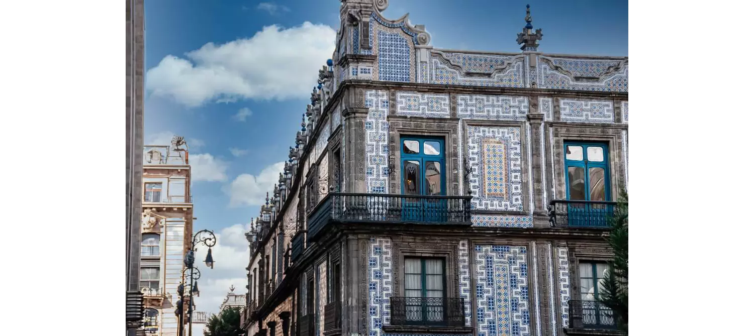 Koloniale Architektur in der Avenida Francisco I. Madero in Mexiko-Stadt.