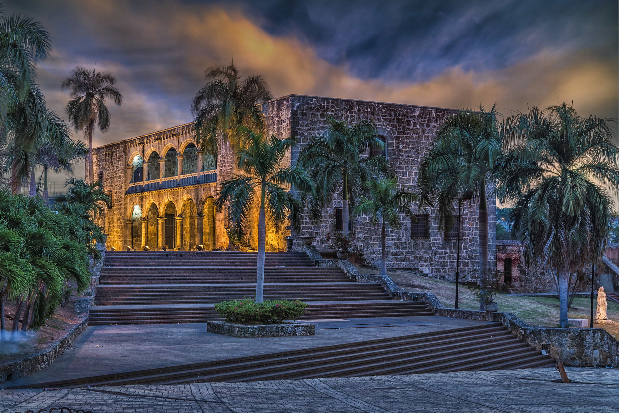 Travel makes you happy when you visit the Santo Domingo’s colonial district