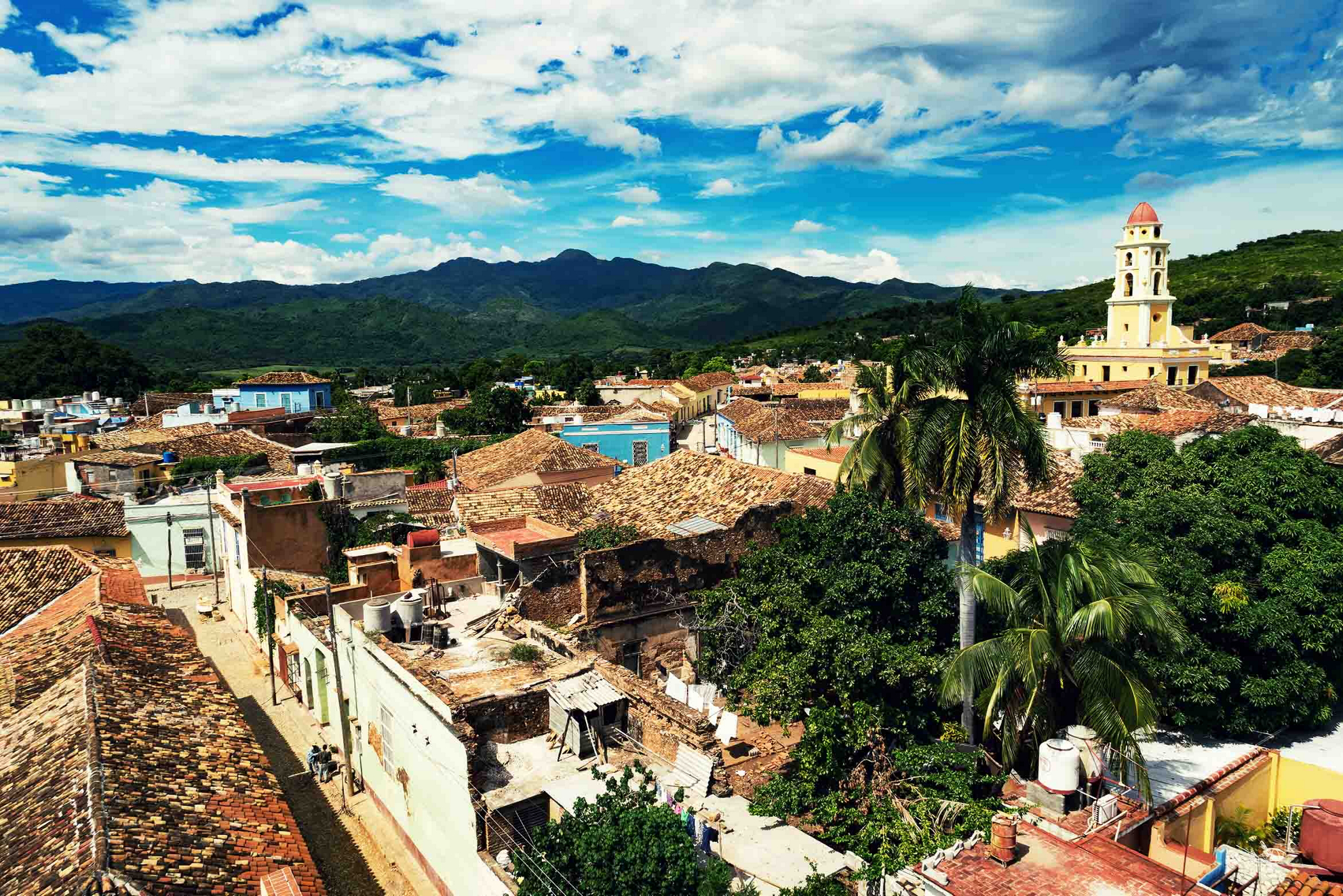 travel-to-cuba-2-pin-and-travel