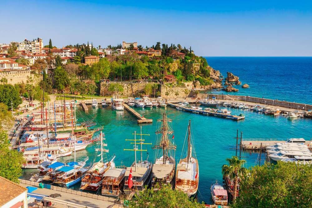 Der malerische Hafen von Antalya an der Türkischen Riviera.