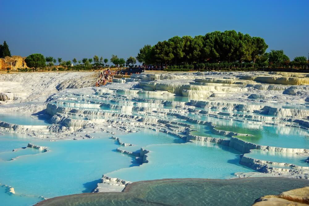 Türkei schönste Orte: Kalksteinterrassen von Pamukkale.