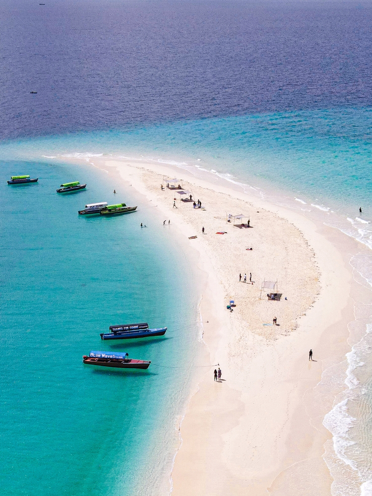 Unbewohnte Inseln: Sandbank auf den Malediven.