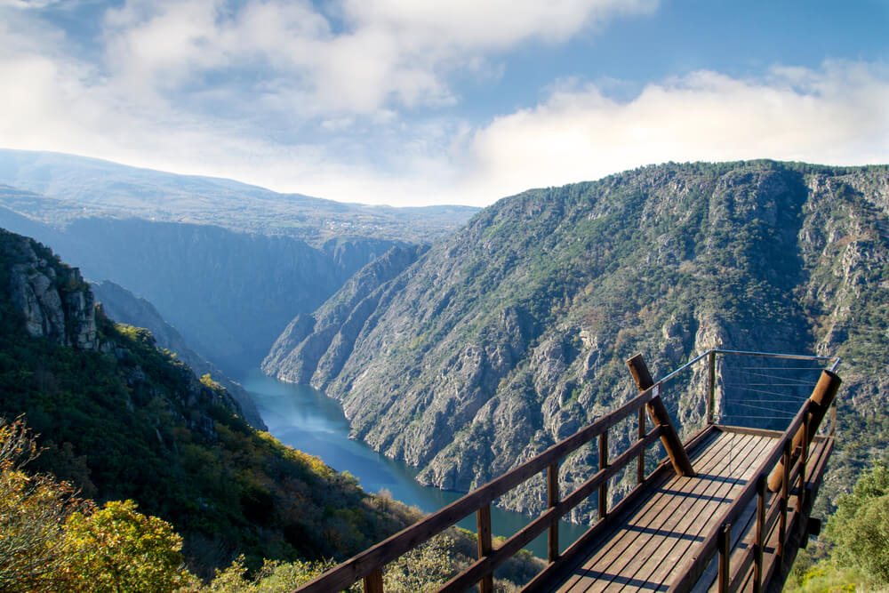 Aussichtspunkt an der Sil-Schlucht (Cañón do Sil) in der Ribeira Scacra, Galicien.