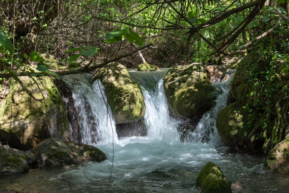 Wasserfälle des Río Majaceite, einer beliebten Route in Cadiz.